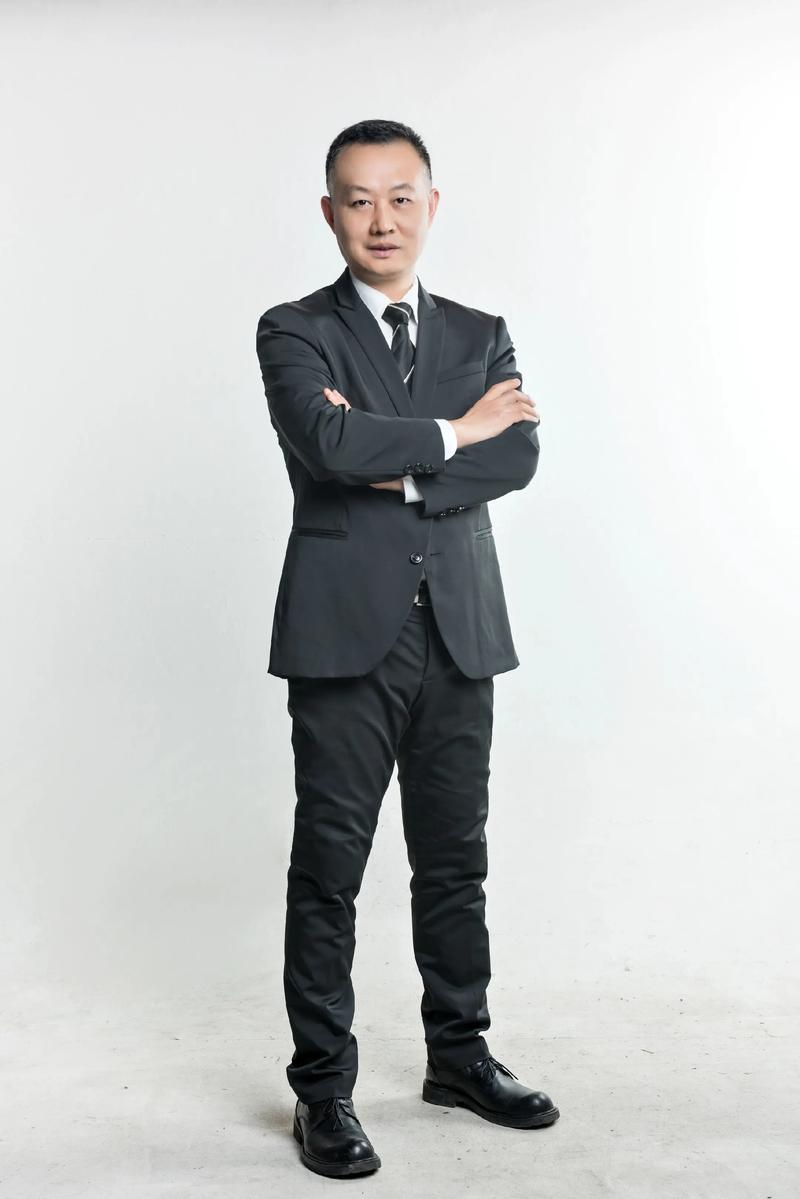 肖玉平 灯光与音效负责人